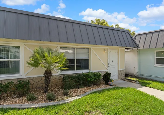 Listing Photo 5 - Condo for sale in building located at 11904 Bayonet Ln, NEW PORT RICHEY, FL 34654