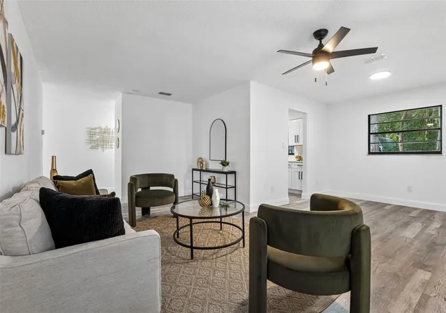 3rd image of 536 Bison Cir, Apopka, FL 32712 | MLS# O6429904