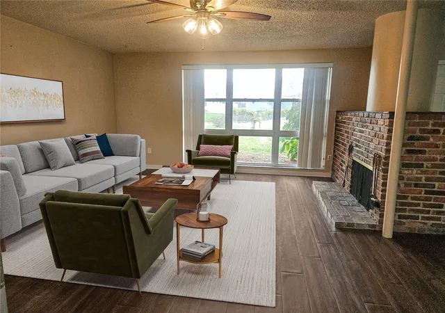 Photo 3 of Sale Pending at 1820 Lombardy Dr, Clearwater, FL 33755 | MLS# G5115866 | Listing updated on 2026-10-23