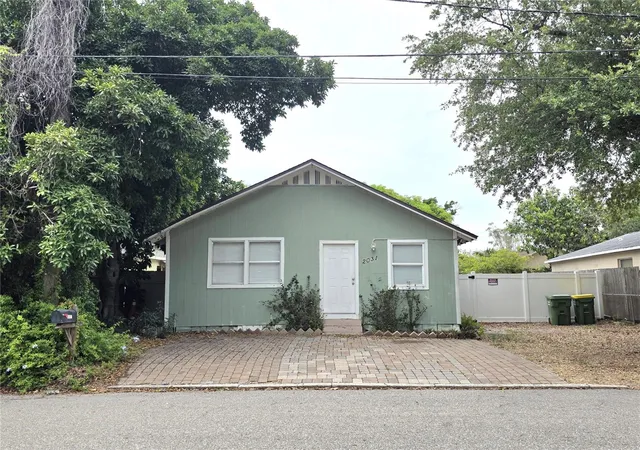 1st image of 2031 4th St, Sarasota, FL 34237 | MLS# A4701774