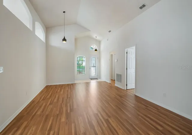 Photo 4 of Sale Pending at 4127 Capland Ave, Clermont, FL 34711 | MLS# G5115872 | Listing updated on 2026-08-21