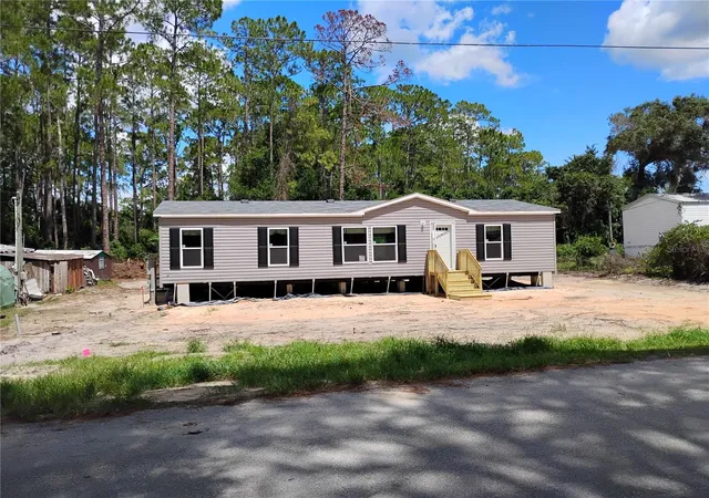 3rd image of 5759 Se 183 Ter, Ocklawaha, FL 32179 | MLS# OM729594