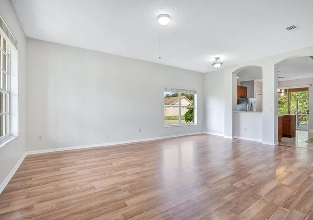 Photo 3 of Single family home for sale at 4104 Pacifica Dr, Orlando, FL 32817 | MLS# O6429918 | Listing updated on 2026-09-25