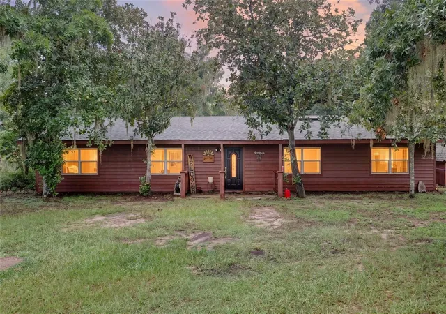 3rd image of 35446 Fouraker Dr, Fruitland Park, FL 34731 | MLS# G5115874