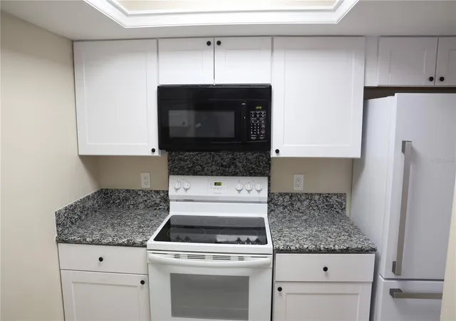 2nd image of 5831 Sw 9th Pl, Gainesville, FL 32607 | MLS# GC542399