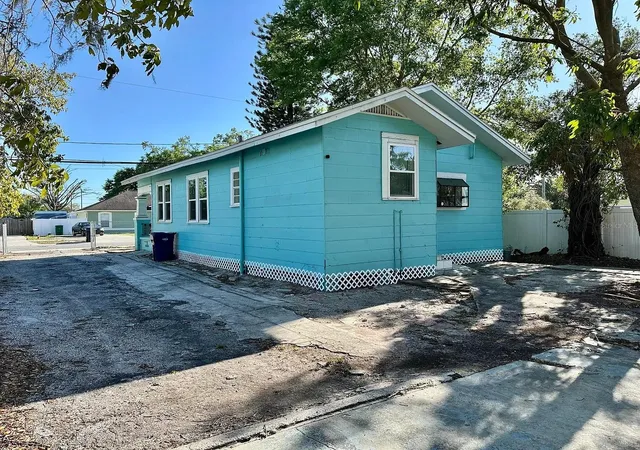 Photo 2 of Single family home for sale at 1504 E 33rd Avenue, Tampa, FL 33610 | MLS# TB8534866 | Listing updated on 2026-08-13