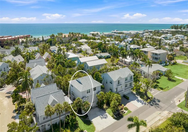 3rd image of 6250 Holmes Blvd #24, Holmes Beach, FL 34217 | MLS# A4701776