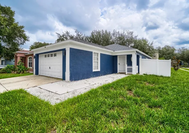 Photo 3 of Single family home for sale at 701 Periwinkle Pointe Pl, Seffner, FL 33584 | MLS# TB8534875 | Listing updated on 2026-09-19