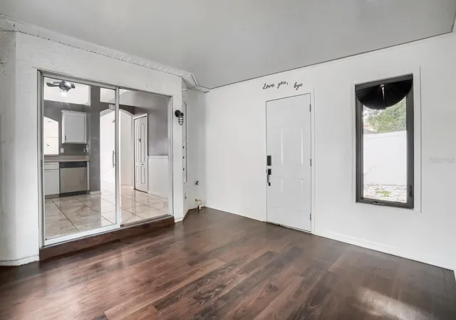 Photo 4 of Single family home for sale at 701 Periwinkle Pointe Pl, Seffner, FL 33584 | MLS# TB8534875 | Listing updated on 2026-09-19