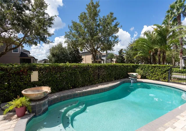 Photo 2 of Single family home for sale at 7236 Penkridge Ln, Windermere, FL 34786 | MLS# O6429931 | Listing updated on 2026-09-23