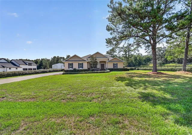 Photo 1 of Sale Pending at 11050 Se 37th Avenue Rd, Belleview, FL 34420 | MLS# OM729598 | Listing updated on 2026-09-14