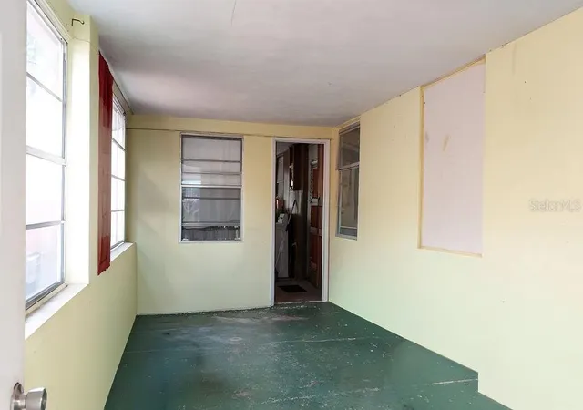 Photo 3 of Single family home for sale at 99 Yale Ave, Frostproof, FL 33843 | MLS# L4963965 | Listing updated on 2026-09-28