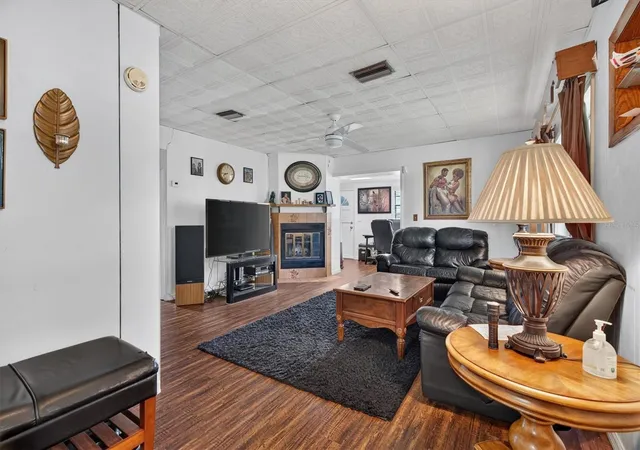 4th image of 1865 Cedarwood Dr, Melbourne, FL 32935 | MLS# O6429940
