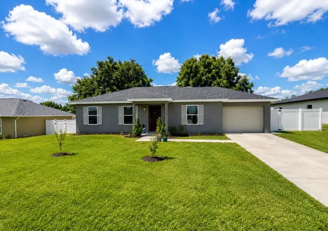 Photo 2 of Single family home for sale at 15309 Sw 52nd Circle, Ocala, FL 34473 | MLS# O6429941 | Listing updated on 2026-08-31