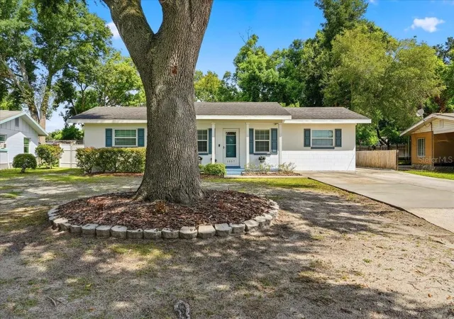 Photo 3 of Single family home for sale at 1557 N Lake Shipp Dr SW, Winter Haven, FL 33880 | MLS# L4963966 | Listing updated on 2026-10-11