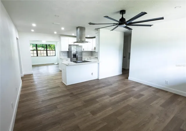 3rd image of 4104 W Wisconsin Ave, Tampa, FL 33616 | MLS# L4963967