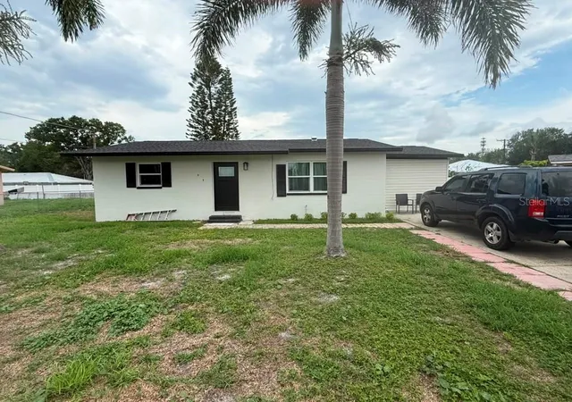 1st image of 1402 4th Ave Ne, Ruskin, FL 33570 | MLS# A4701783