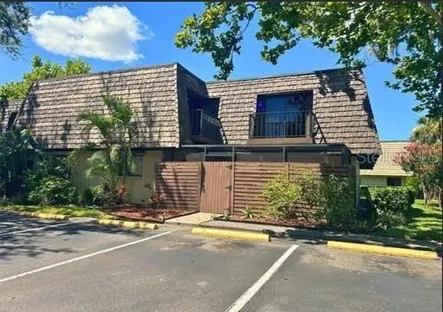 Photo 1 of Condo for sale at 15202 E Pond Woods Dr #9, Tampa, FL 33618 | MLS# R4911740 | Listing updated on 2026-08-04