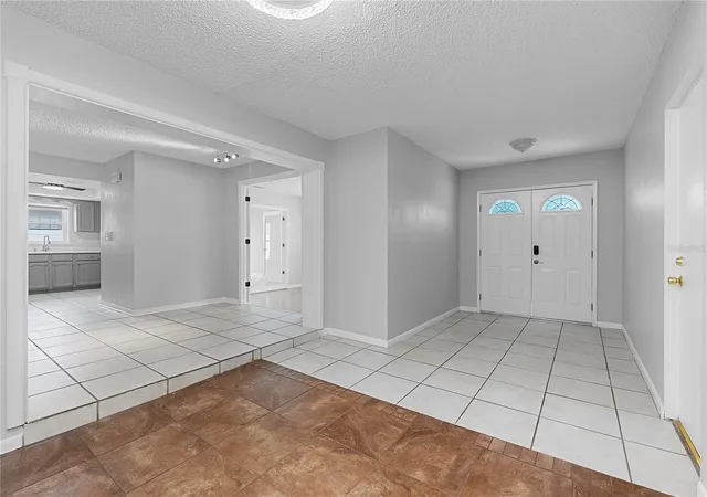 Photo 4 of Single family home for sale at 165 Duncan Trl, Longwood, FL 32779 | MLS# O6429951 | Listing updated on 2026-10-09