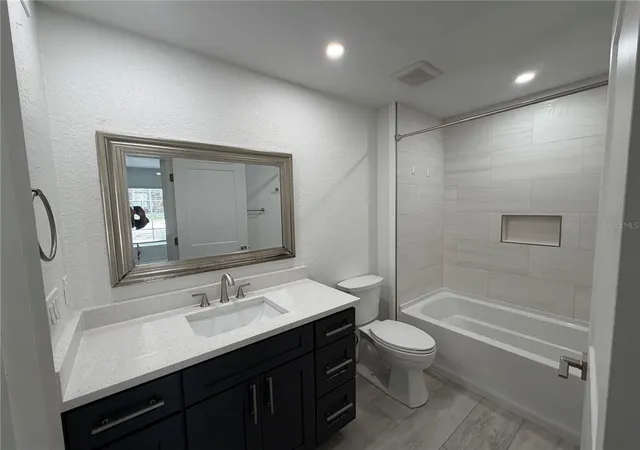 2nd image of 13210 Arbor Isle Dr, TEMPLE TERRACE, FL 33637