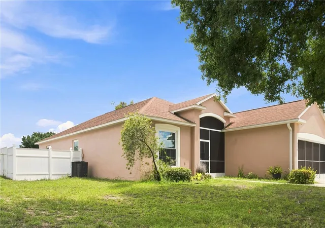3rd image of 110 Knollwood Dr, Davenport, FL 33837 | MLS# O6429954