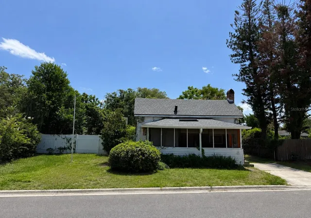 Photo 1 of Single family home for sale at 1101 N Hampton Ave, Orlando, FL 32803 | MLS# O6429956 | Listing updated on 2026-09-08