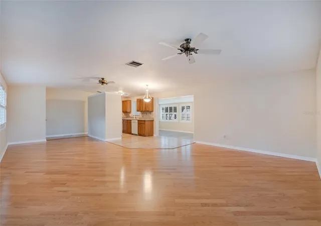 Photo 4 of Single family home for sale at 1924 W North St, Tampa, FL 33604 | MLS# TB8534907 | Listing updated on 2026-10-30