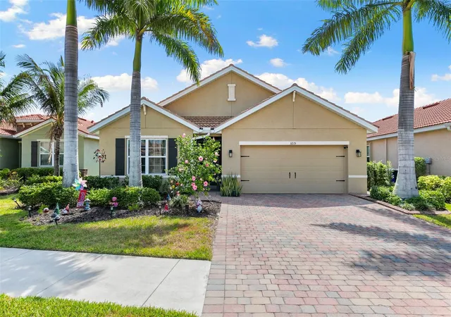 Photo 1 of Single family home for sale at 3215 Birchin Ln, Fort Myers, FL 33916 | MLS# C7529078 | Listing updated on 2026-08-02