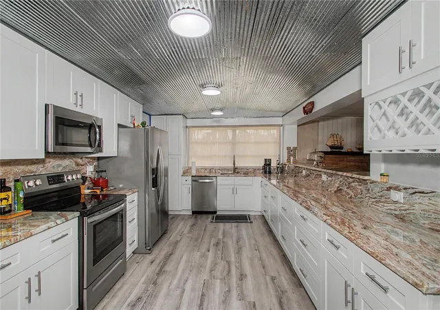 Photo 3 of Single family home for sale at 56440 Water Oak Rd, Astor, FL 32102 | MLS# OM729605 | Listing updated on 2026-08-29