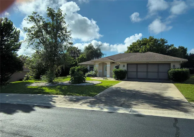 Single family home for sale at 3716 E Cvs Park Trl, HERNANDO, FL 34442 | MLS# OM729608