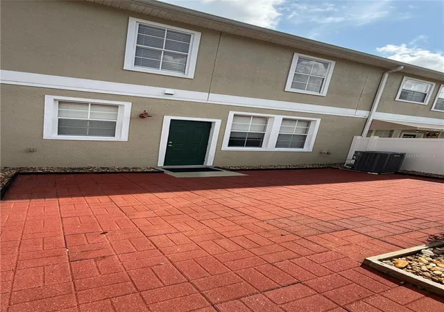Photo 3 of Sale Pending at 7108 Five Oaks Dr, Saint Cloud, FL 34773 | MLS# R4911741 | Listing updated on 2026-08-27