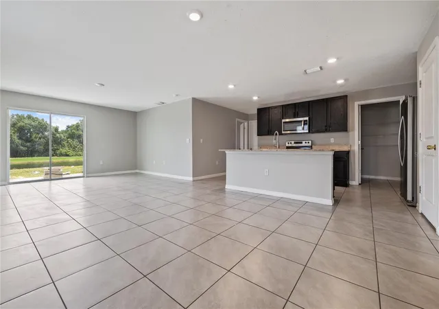 Photo 4 of Single family home for sale at 11722 White Willow Ln, Riverview, FL 33569 | MLS# TB8534924 | Listing updated on 2026-10-07