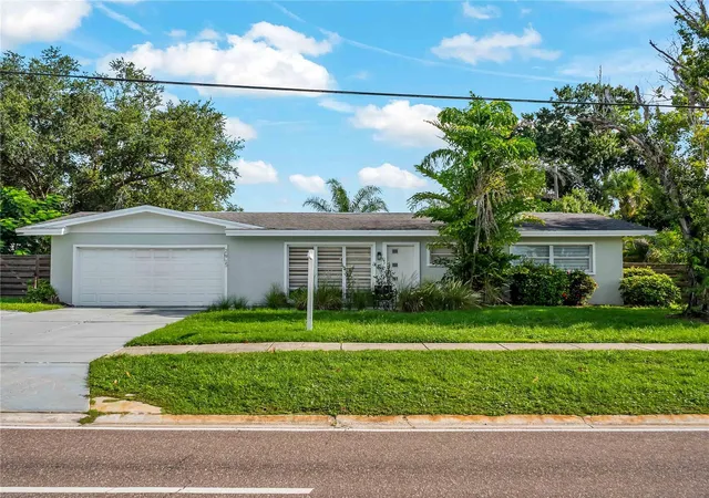 Photo 1 of Single family home for sale at 2915 Webber St, Sarasota, FL 34239 | MLS# TB8534928 | Listing updated on 2026-10-07