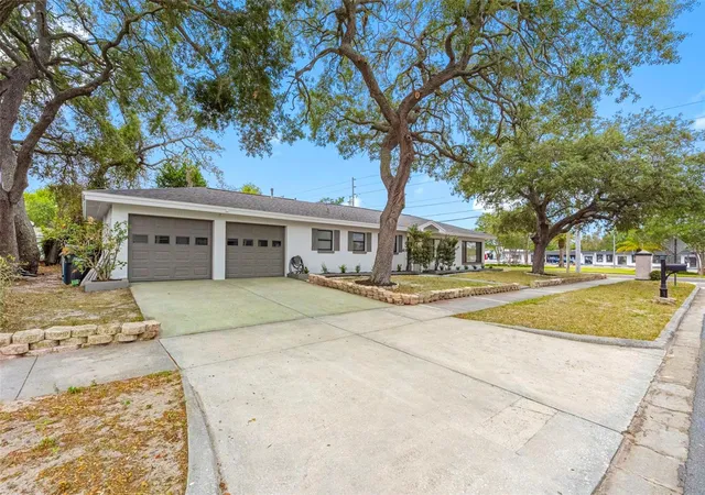 1st image of 1005 Apache Trl, Clearwater, FL 33755 | MLS# TB8534938