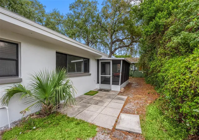36th image of 1005 Apache Trl, Clearwater, FL 33755 | MLS# TB8534938