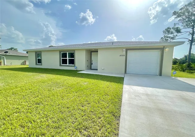 1st image of 5029 W Hummingbird Dr, Labelle, FL 33935 | MLS# C7529086