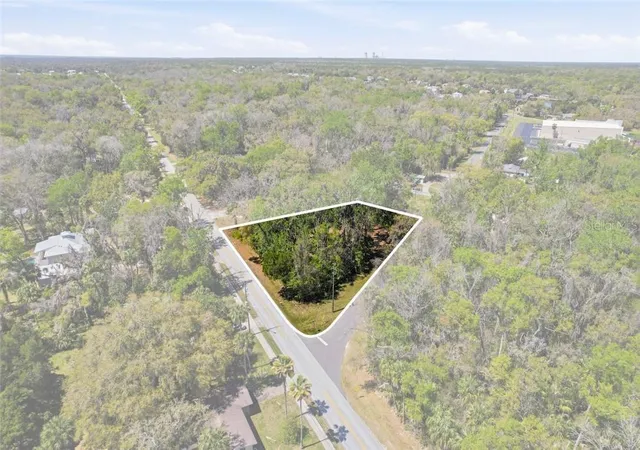 2nd image of 1325 Nw 19th St, Crystal River, FL 34428 | MLS# TB8534951