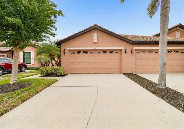 2nd image of 161 Shell Falls Dr, Apollo Beach, FL 33572 | MLS# TB8534952