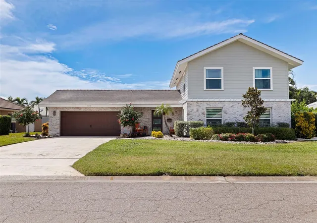 Photo 4 of Single family home for sale at 5875 Leeland St S, Saint Petersburg, FL 33715 | MLS# TB8534973 | Listing updated on 2026-10-09