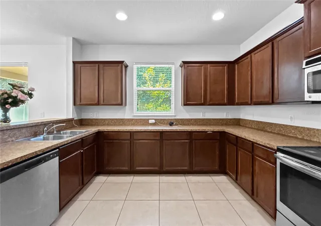 5th image of 16100 Yelloweyed Dr, Clermont, FL 34714 | MLS# O6429998