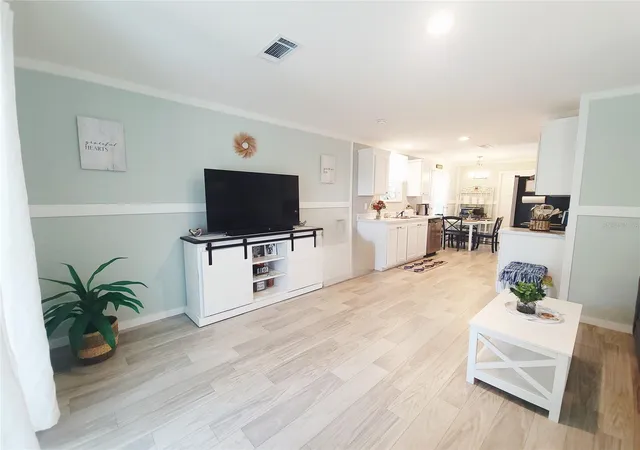 Photo 3 of Manufactured home for sale at 3531 Se 173rd Terrace, Ocklawaha, FL 32179 | MLS# OM729620 | Listing updated on 2026-08-31