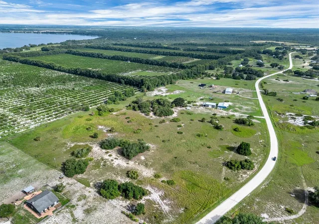 3rd image of 2478 Old Grove Trl, Frostproof, FL 33843 | MLS# P4939486