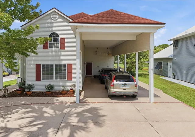 Photo 3 of Single family home for sale at 523 Fairways Dr #523, Titusville, FL 32780 | MLS# O6430016 | Listing updated on 2026-09-28
