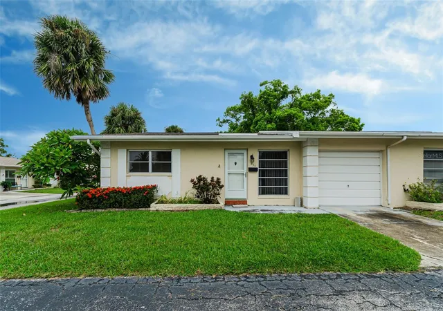 Photo 3 of Single family home for sale at 830 Cambridge Ct, Dunedin, FL 34698 | MLS# TB8535005 | Listing updated on 2026-08-24
