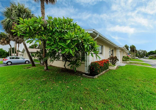 Photo 3 of House for sale at 830 Cambridge Ct, Dunedin, FL 34698 | MLS# TB8535005 | Listing updated on 2026-08-24