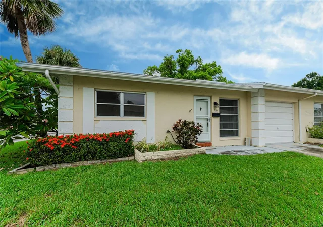 Photo 4 of House for sale at 830 Cambridge Ct, Dunedin, FL 34698 | MLS# TB8535005 | Listing updated on 2026-08-24