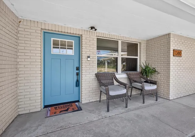 Photo 2 of Single family home for sale at 1380 Eagle Ave E, Eagle Lake, FL 33839 | MLS# B4902316 | Listing updated on 2026-10-07