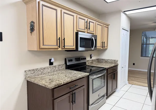 Photo 1 of Townhouse for sale at 4125 S Lake Orlando Pkwy #4125, Orlando, FL 32808 | MLS# O6430034 | Listing updated on 2026-09-30