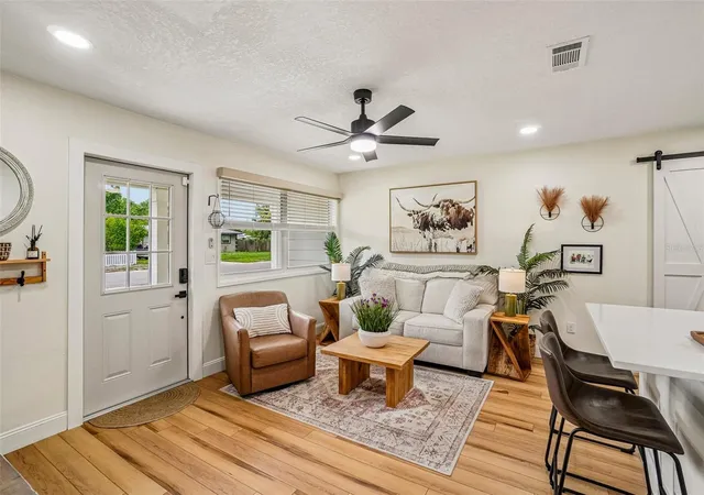 Photo 3 of Single family home for sale at 4703 W Wallace Ave, Tampa, FL 33611 | MLS# TB8535029 | Listing updated on 2026-08-27