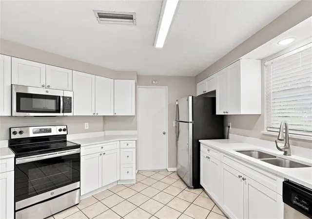 Photo 3 of Single family home for sale at 131 Degas Dr, Nokomis, FL 34275 | MLS# C7529096 | Listing updated on 2026-09-19